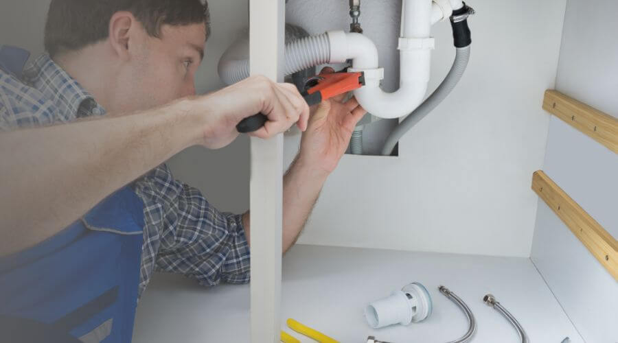 Professional water heater repair in Lyons, TX